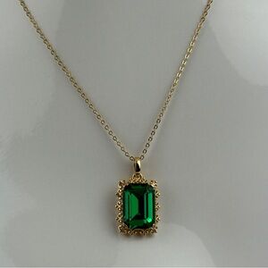 Faux Emerald/Gold Baguette Rectangle Crystal Gemstone Pendant Necklace Jewelry!